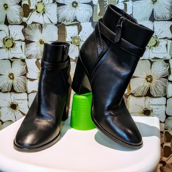 Barneys New York Shoes - Barneys Ankle Boot 10